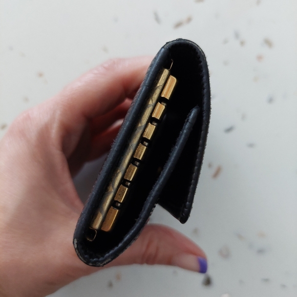 Authentic Pre-owned Louis Vuitton 6 key holder - Picture 5 of 10